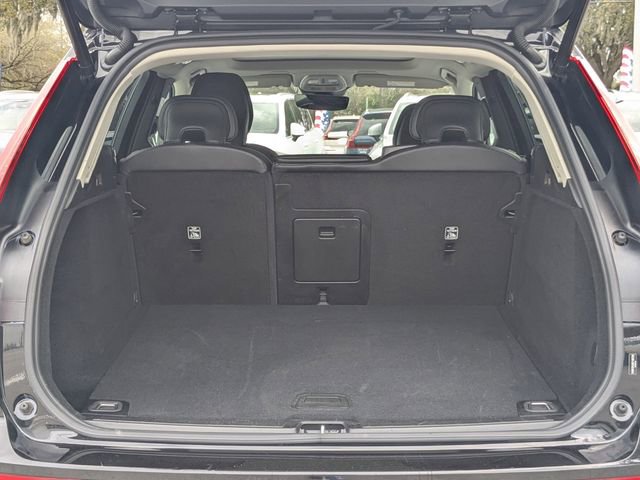 Certified 2025 Volvo XC60 B5 Core image 17