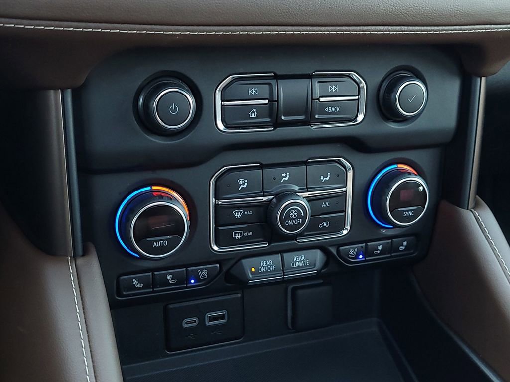 Used 2023 Chevrolet Suburban High Country image 23