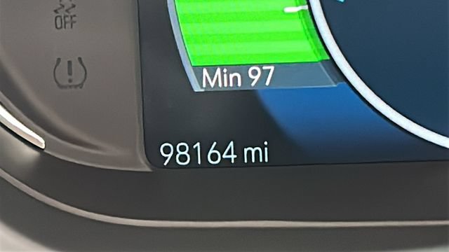 Used 2020 Chevrolet Bolt Premier w/ Infotainment Package FWD image 18