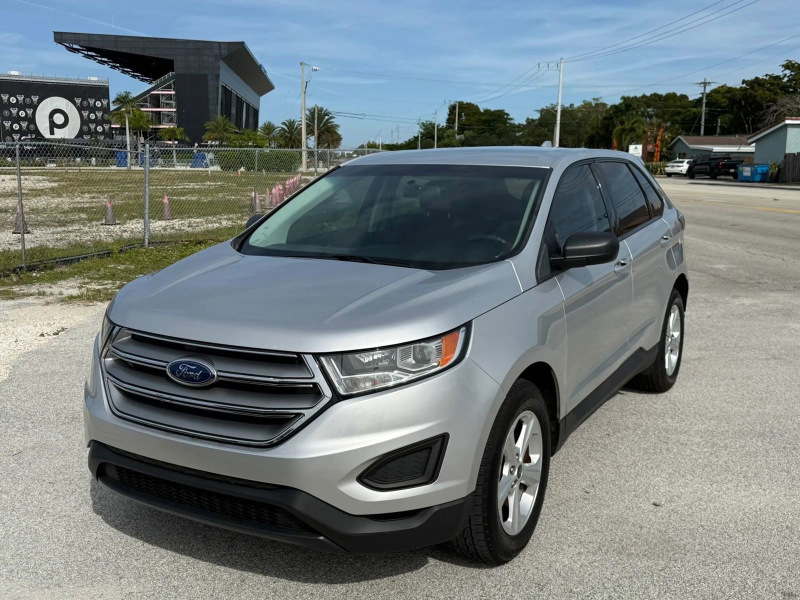 Used 2018 Ford Edge SE image 11