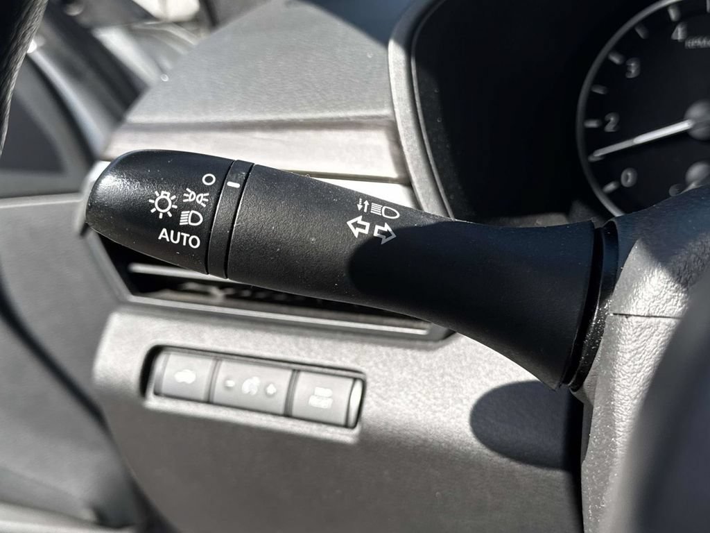 Used 2024 Nissan Altima 2.5 SV FWD image 20