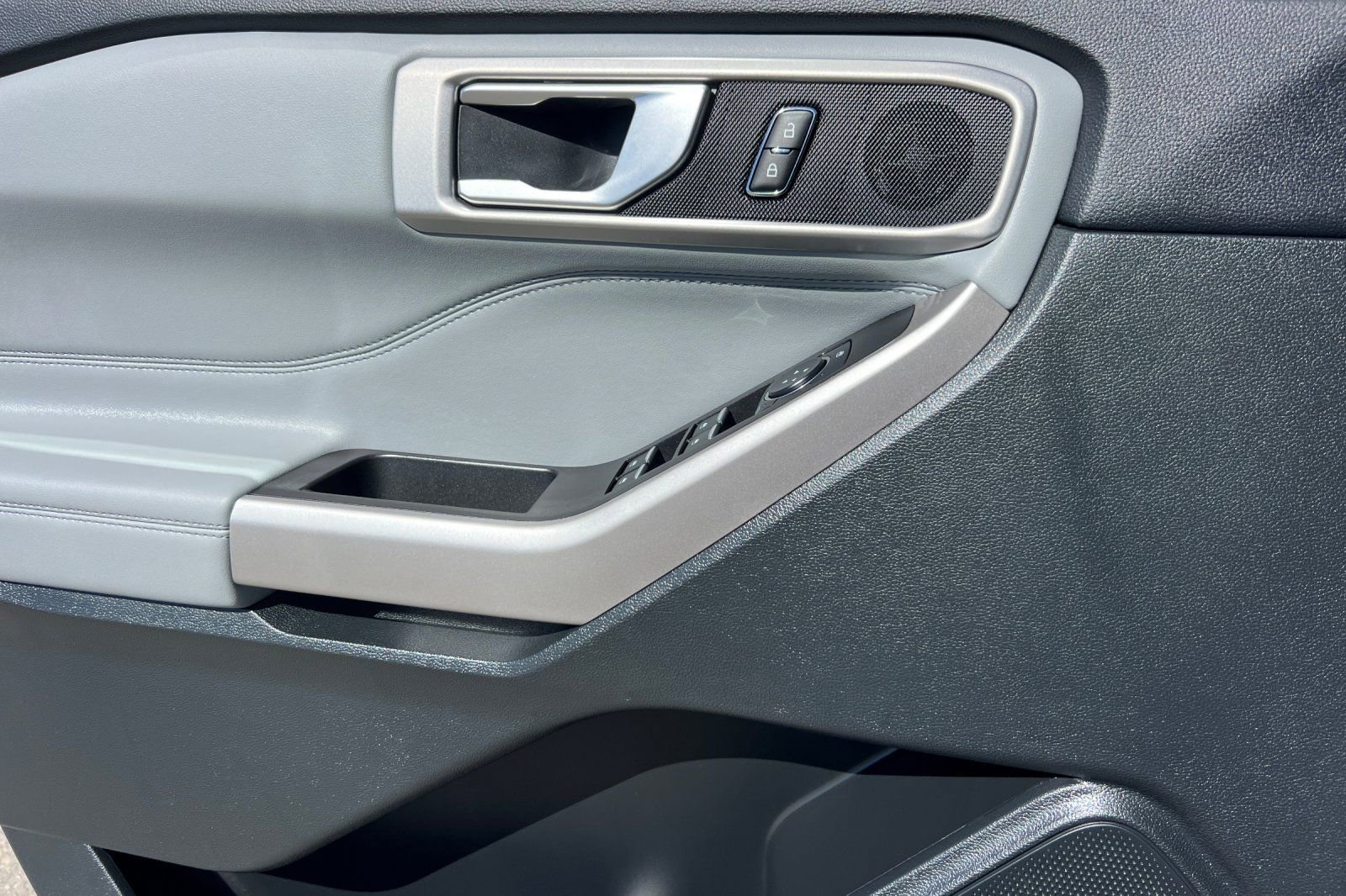 Certified 2023 Ford Explorer XLT w/ Equipment Group 202A image 11