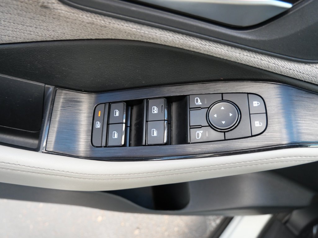 Used 2022 Nissan Rogue SV AWD/4WD image 16