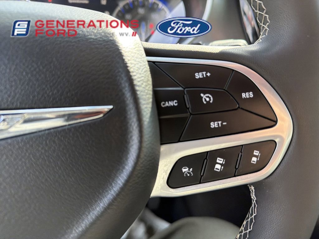 Used 2025 Chrysler Voyager LX FWD image 18