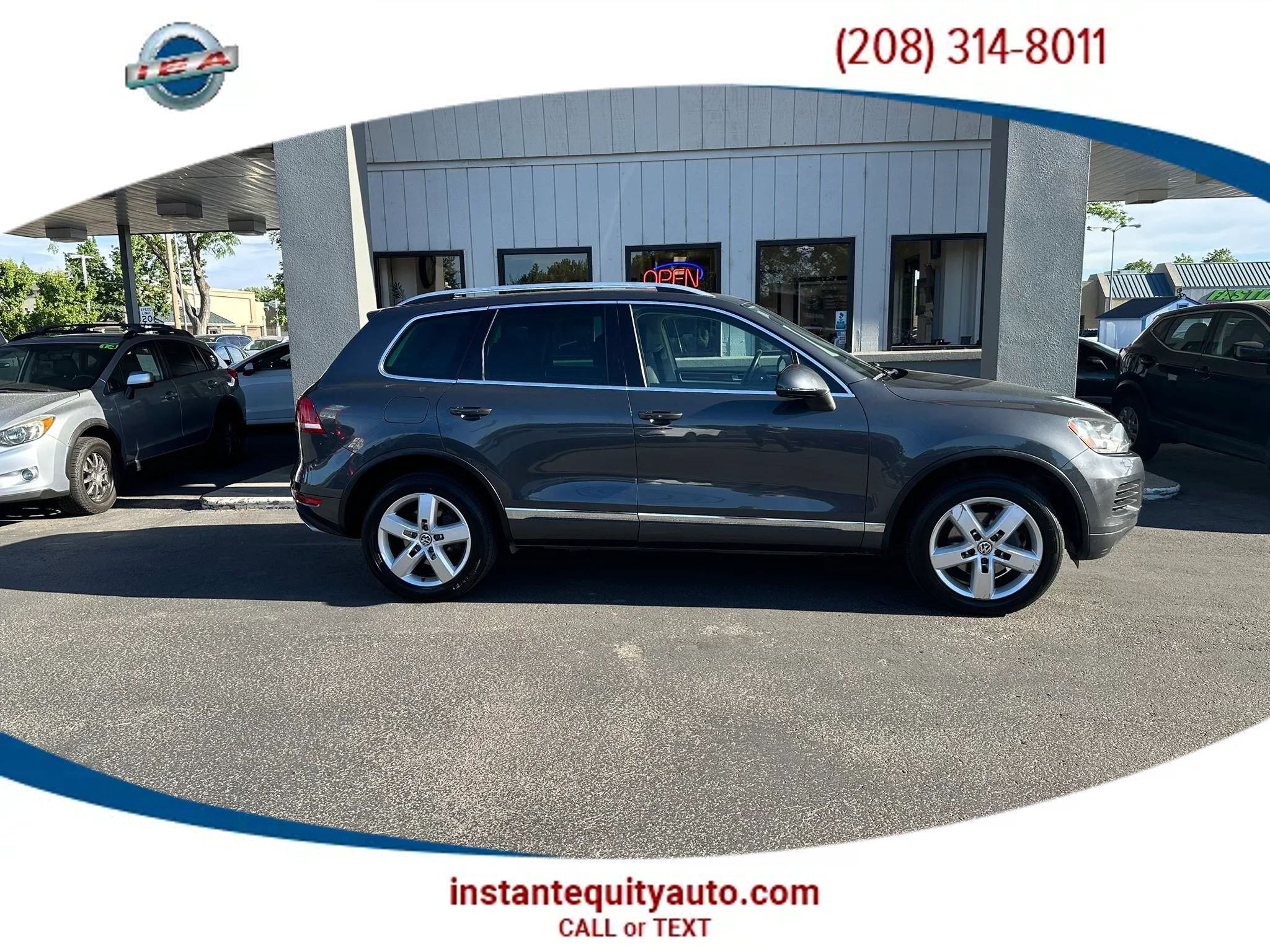 Used 2014 Volkswagen Touareg TDI AWD/4WD image 1