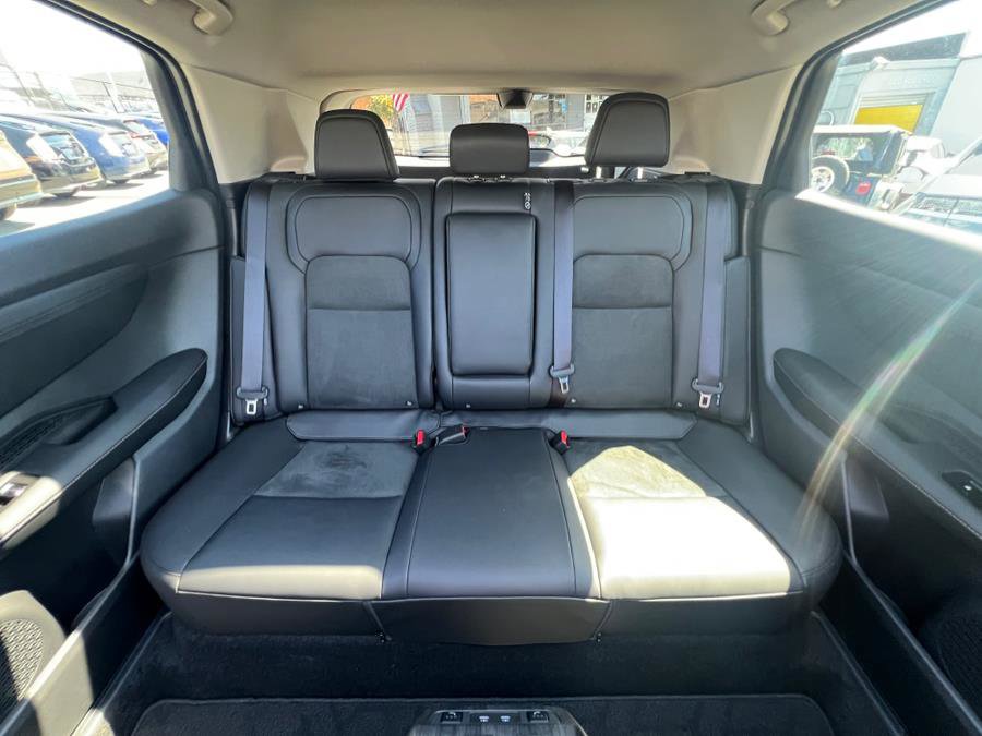 Used 2025 Nissan Ariya FWD image 40