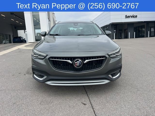 Used 2018 Buick Regal Essence w/ Driver Confidence Package #1 image 2