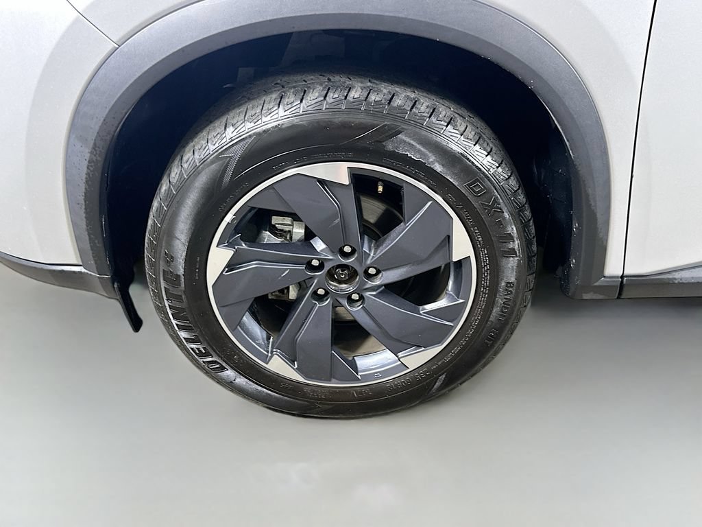 Used 2024 Nissan Rogue SV FWD image 8