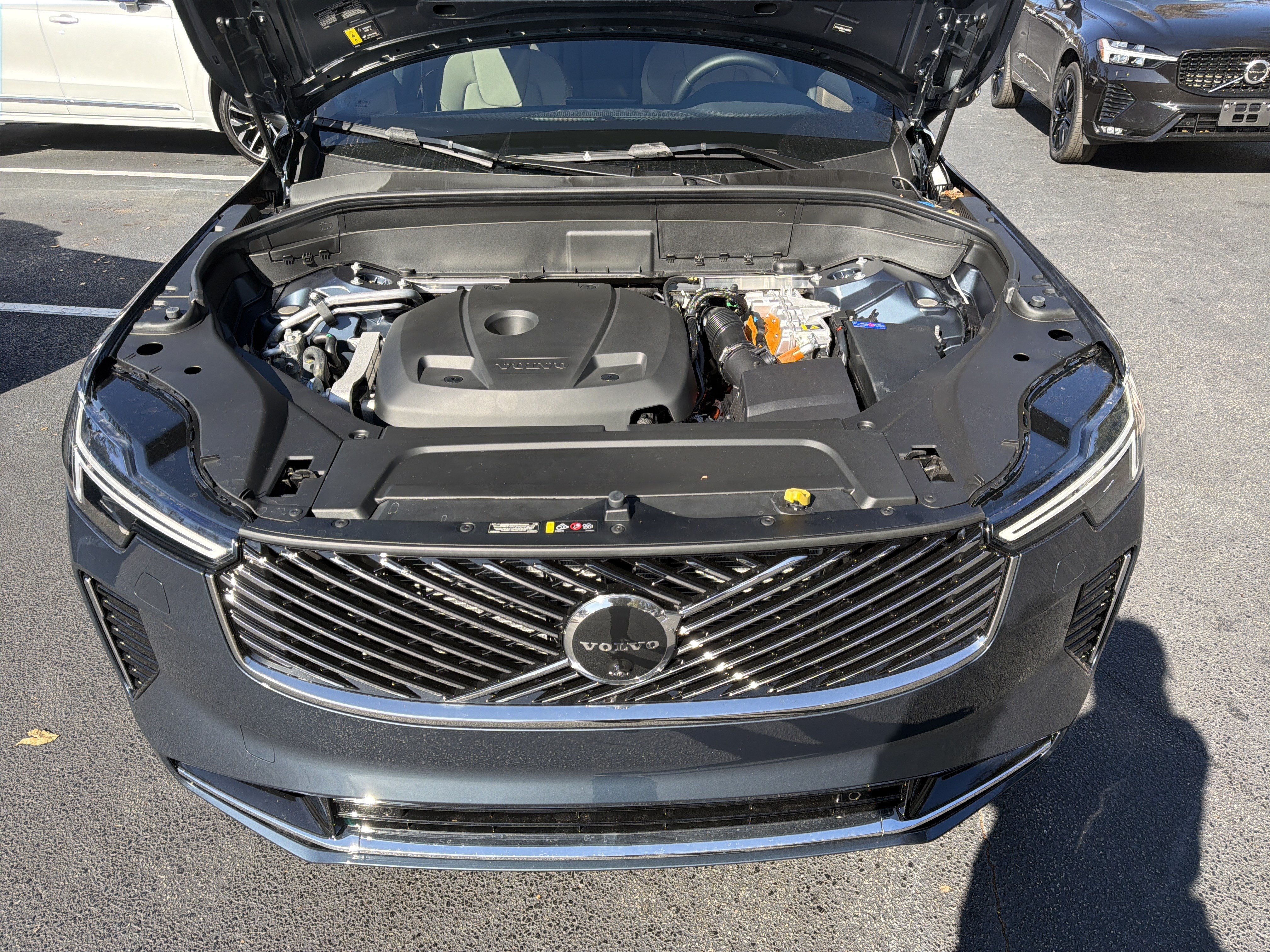 Used 2026 Volvo XC90 T8 Plus w/ Protection Package Premier AWD/4WD image 36