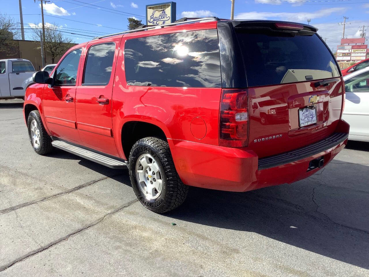 Used 2013 Chevrolet Suburban LS image 15