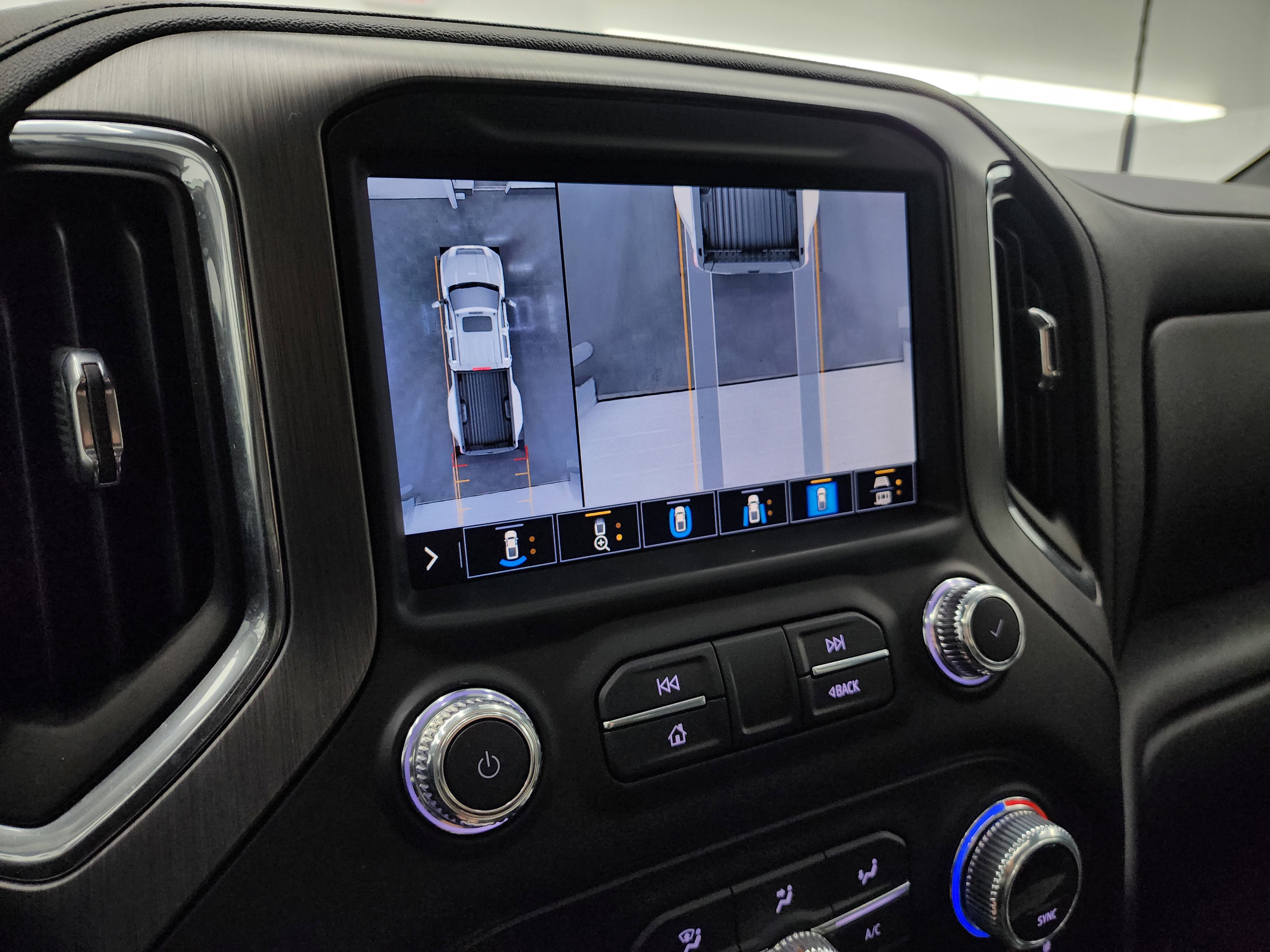 Used 2023 GMC Sierra 3500 Denali w/ Denali Ultimate Package image 20