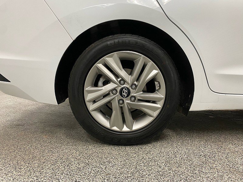Used 2019 Hyundai Elantra SEL image 29