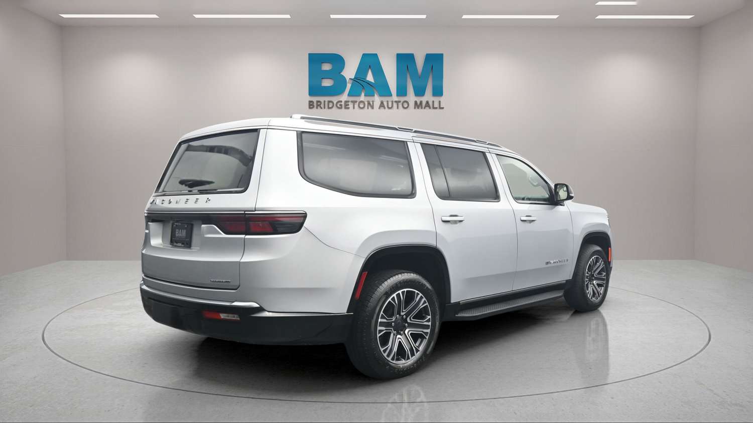Used 2024 Jeep Wagoneer Series II AWD/4WD image 6