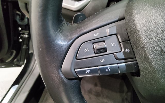 Used 2024 Cadillac XT4 Premium Luxury image 30