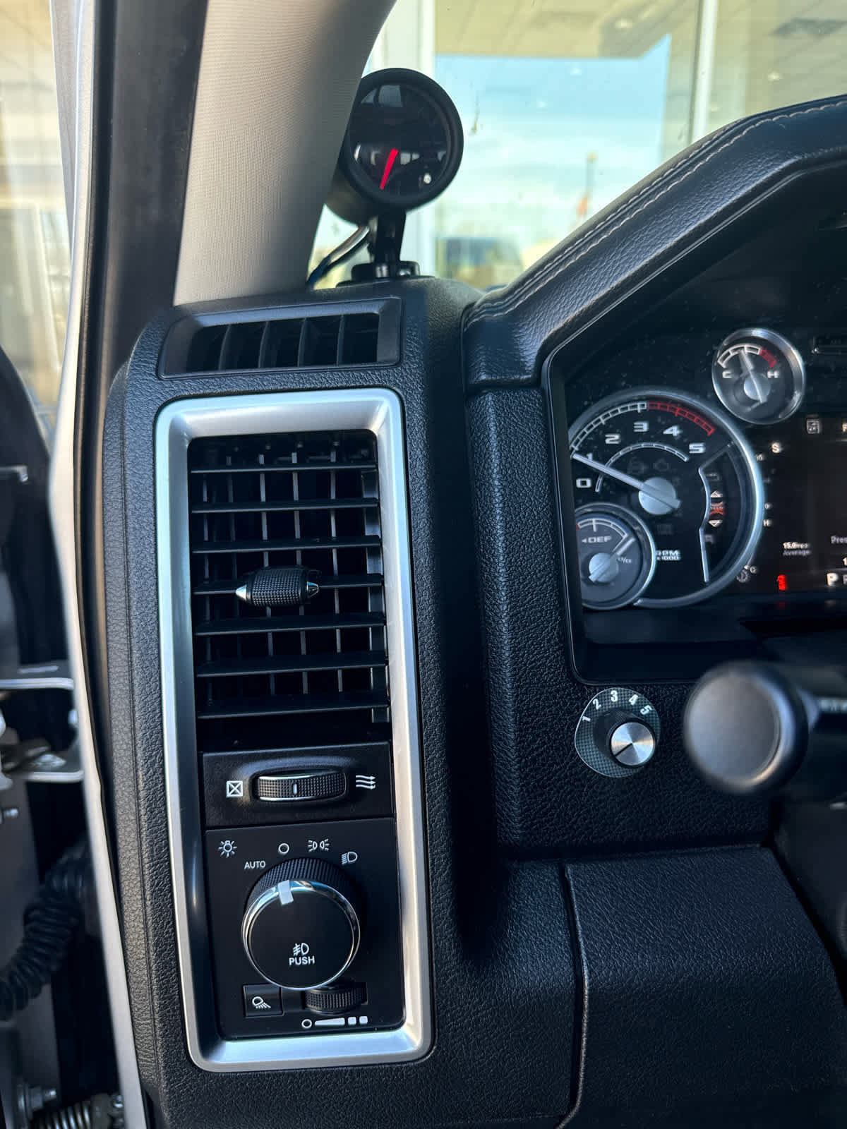 Used 2014 RAM 2500 Limited image 17