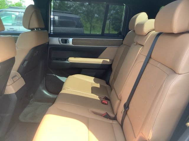 Certified 2025 Hyundai Santa Fe Limited AWD/4WD image 22