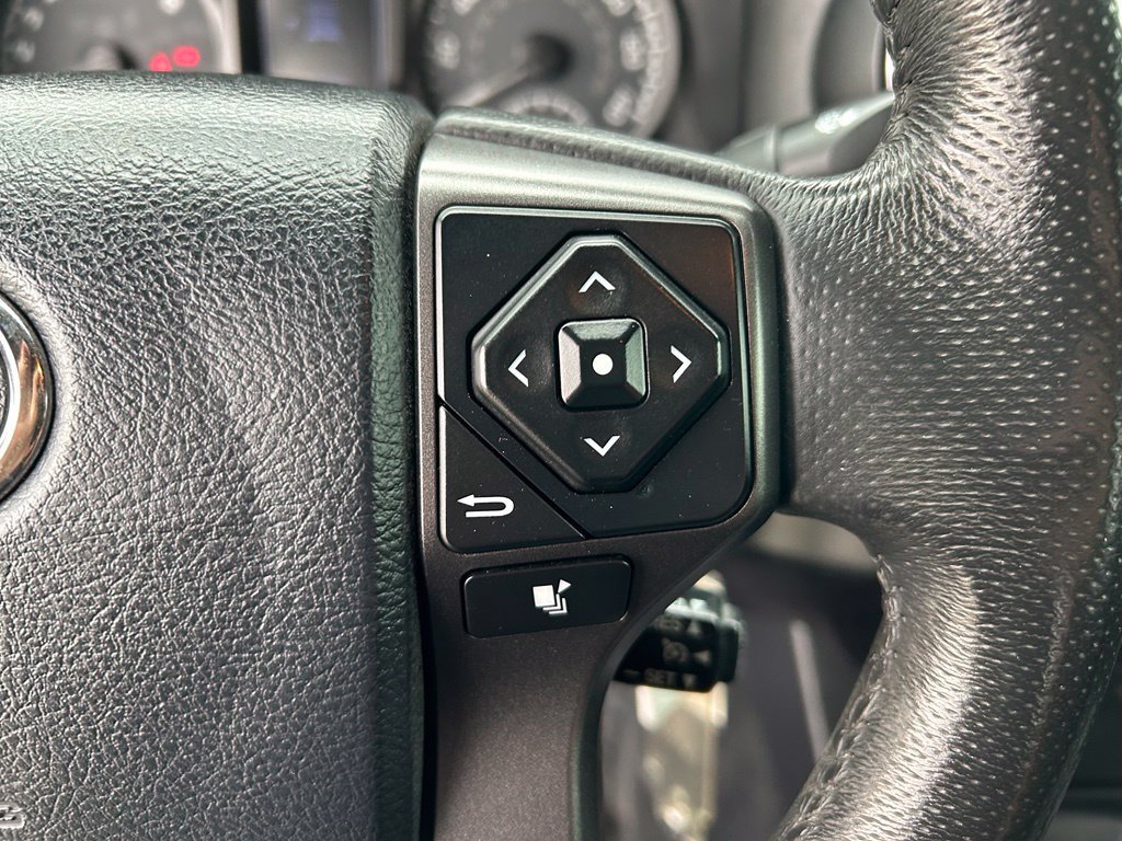 Used 2017 Toyota Tacoma TRD Off-Road w/ Tow Package AWD/4WD image 13