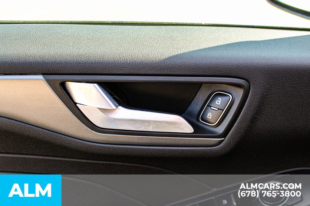 Used 2023 Ford Escape SE image 39