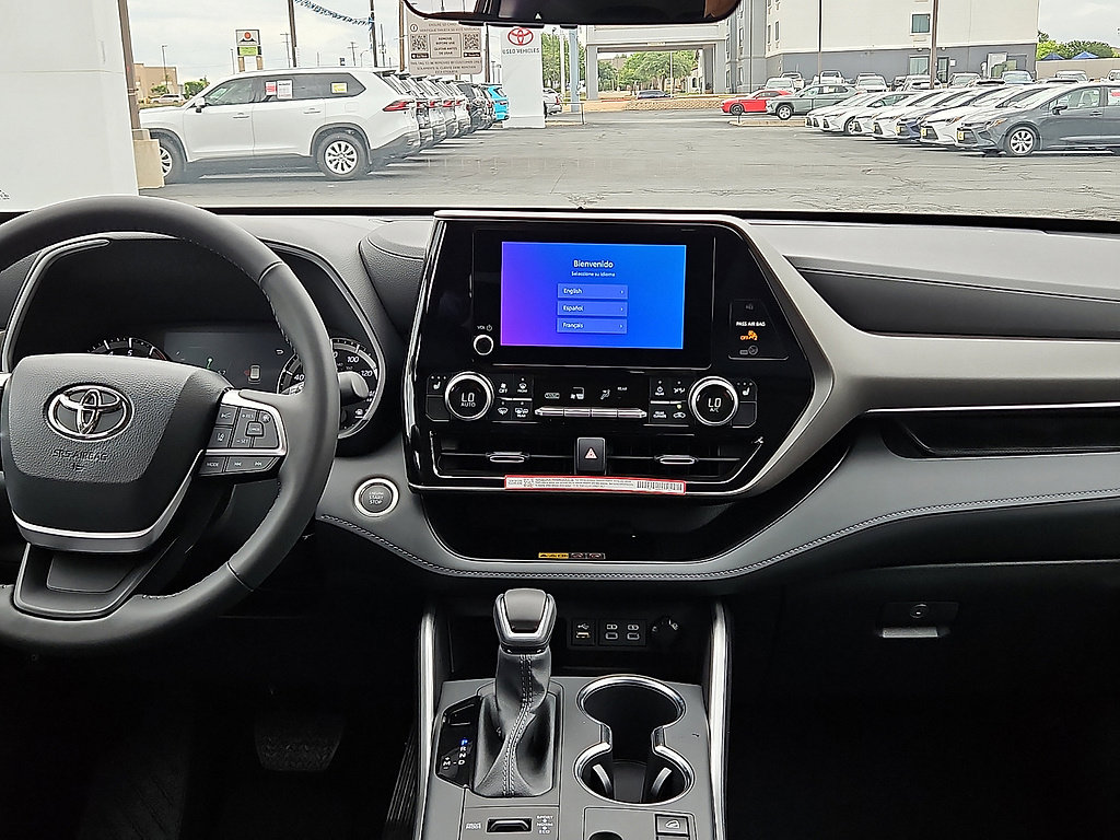New 2026 Toyota Highlander XLE AWD/4WD image 7