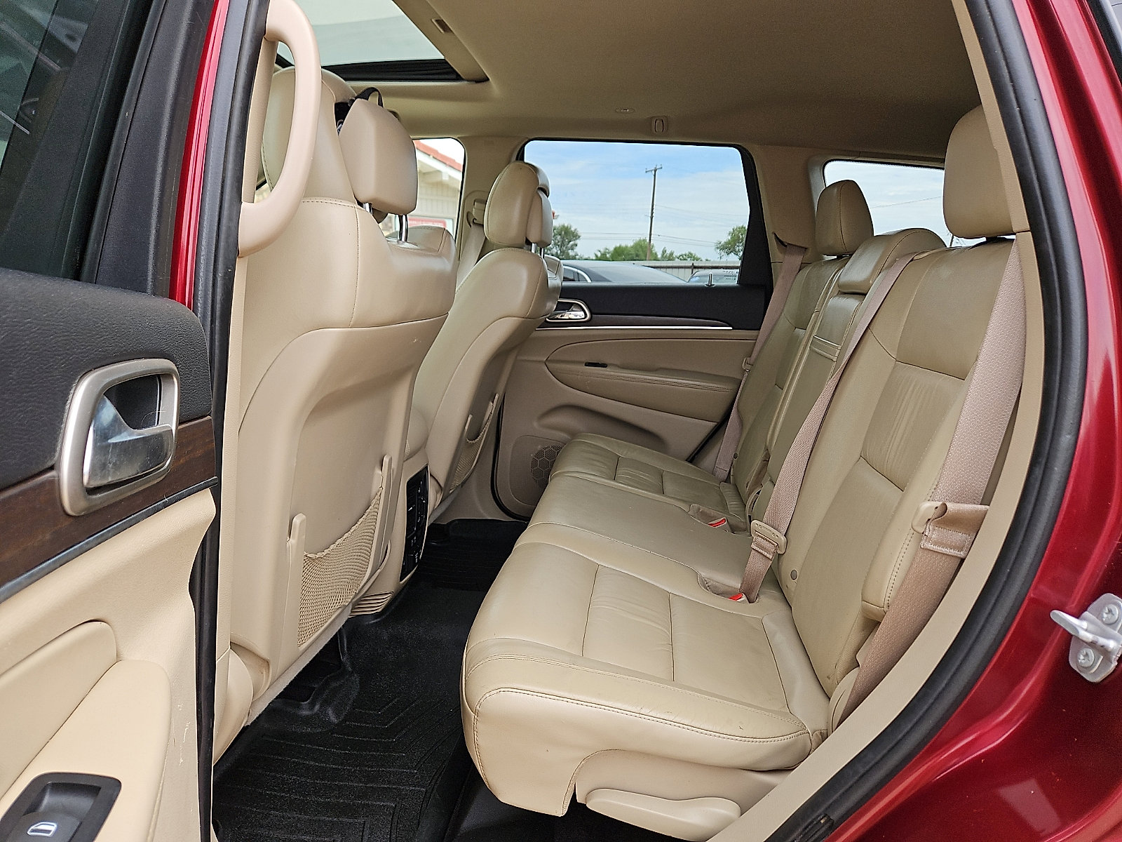 Used 2016 Jeep Grand Cherokee Limited w/ Trailer Tow Group IV AWD/4WD image 9