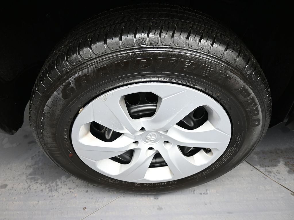 Used 2025 Toyota RAV4 LE image 12