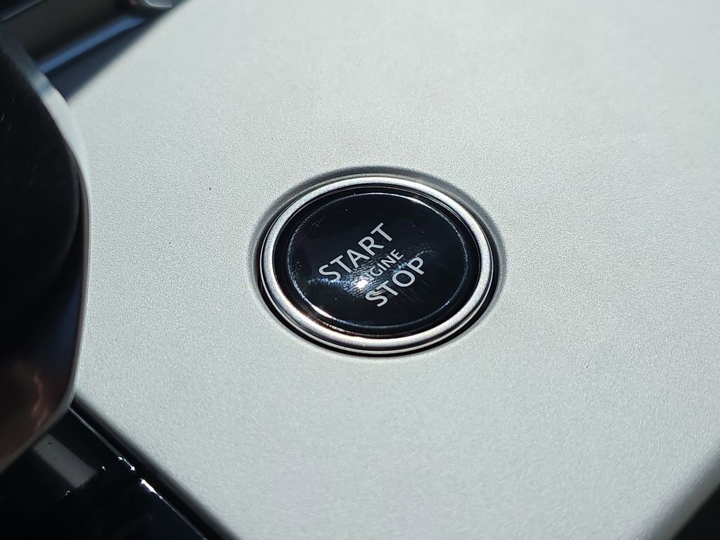 New 2026 Land Rover Range Rover SE image 26