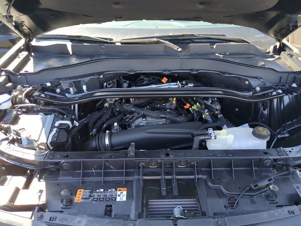 Used 2025 Ford Explorer ST-Line w/ ST-Line Street Pack image 34