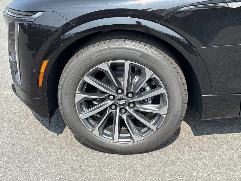 New 2026 Cadillac Lyriq Sport w/ LPO, Floor Liner Package AWD/4WD image 7