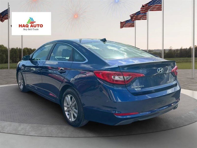 Used 2015 Hyundai Sonata SE w/ Option Group 02 FWD image 6