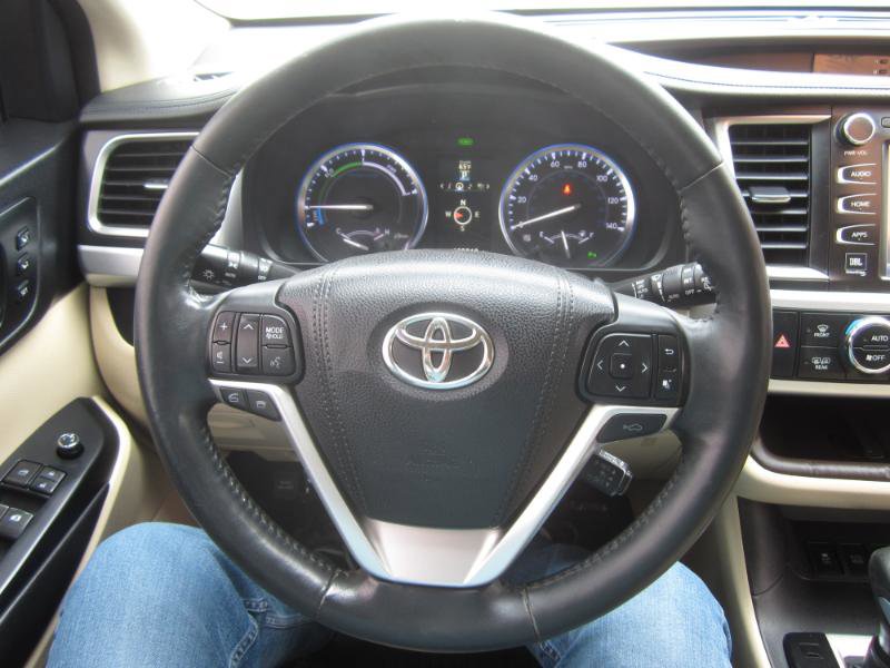 Used 2016 Toyota Highlander Limited Platinum image 34