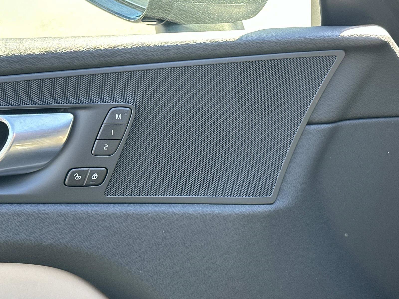 Certified 2026 Volvo XC60 B5 Plus w/ Protection Package Premier image 16