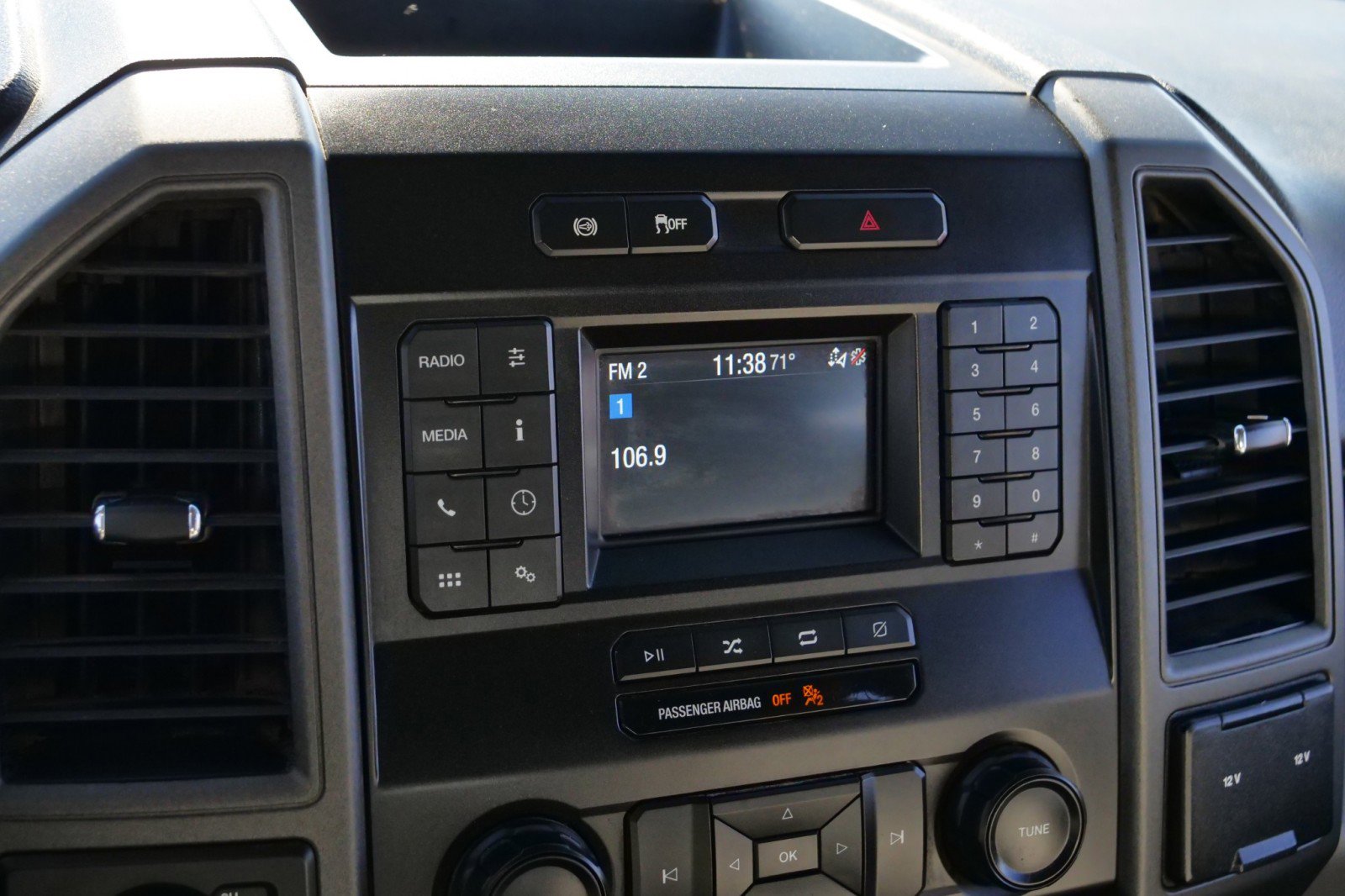 Used 2022 Ford F250 XL w/ Power Equipment Group image 12