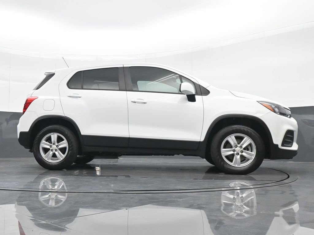 Used 2021 Chevrolet Trax LS w/ LPO, Cargo Package image 21