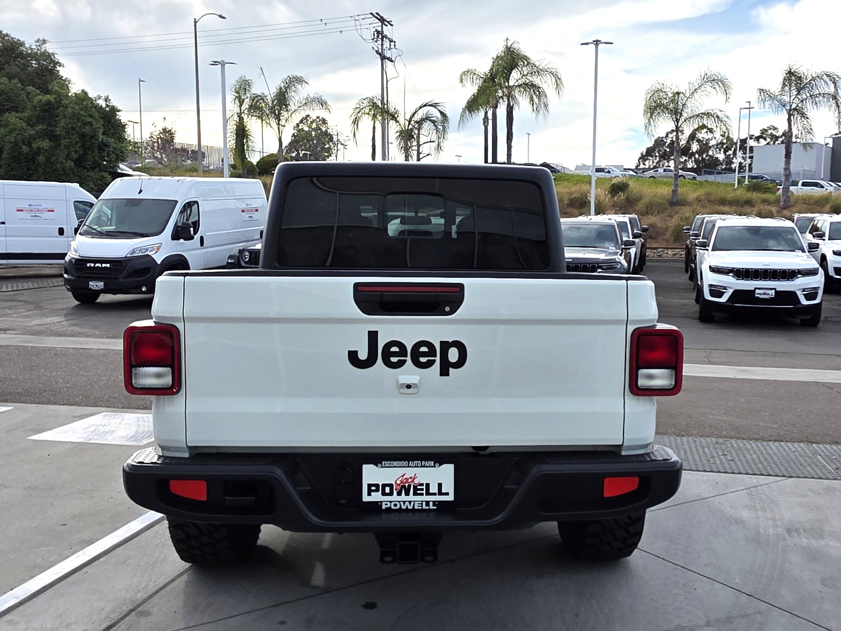 Certified 2023 Jeep Gladiator Sport image 4