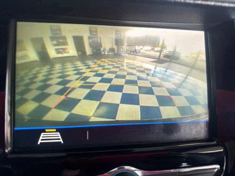 Used 2019 Chevrolet Trax Premier w/ Midnight Edition image 17