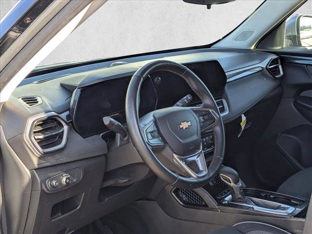 Used 2025 Chevrolet TrailBlazer LT w/ LT Cold Weather Package image 9