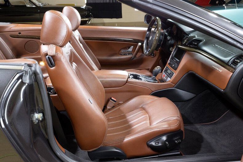 Used 2012 Maserati GranTurismo Convertible RWD image 52