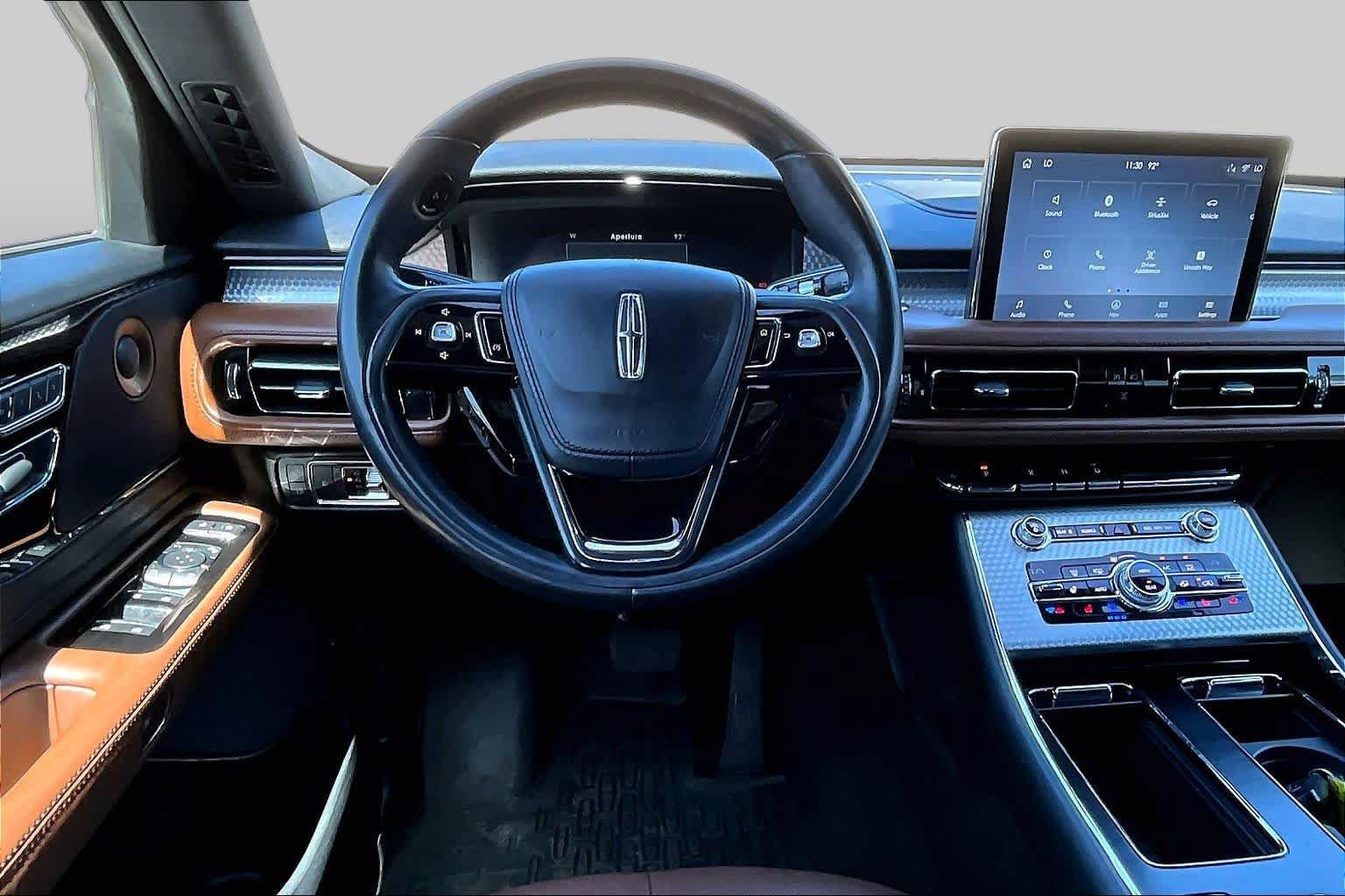 Used 2020 Lincoln Aviator Grand Touring w/ Elements Package Plus AWD/4WD image 8