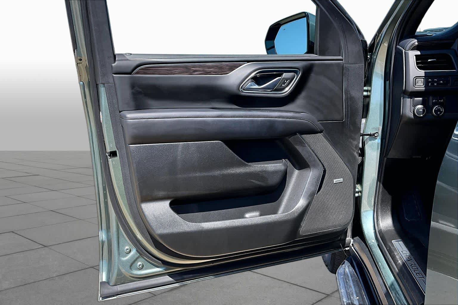 Used 2024 Chevrolet Tahoe LT w/ Luxury Package RWD image 22