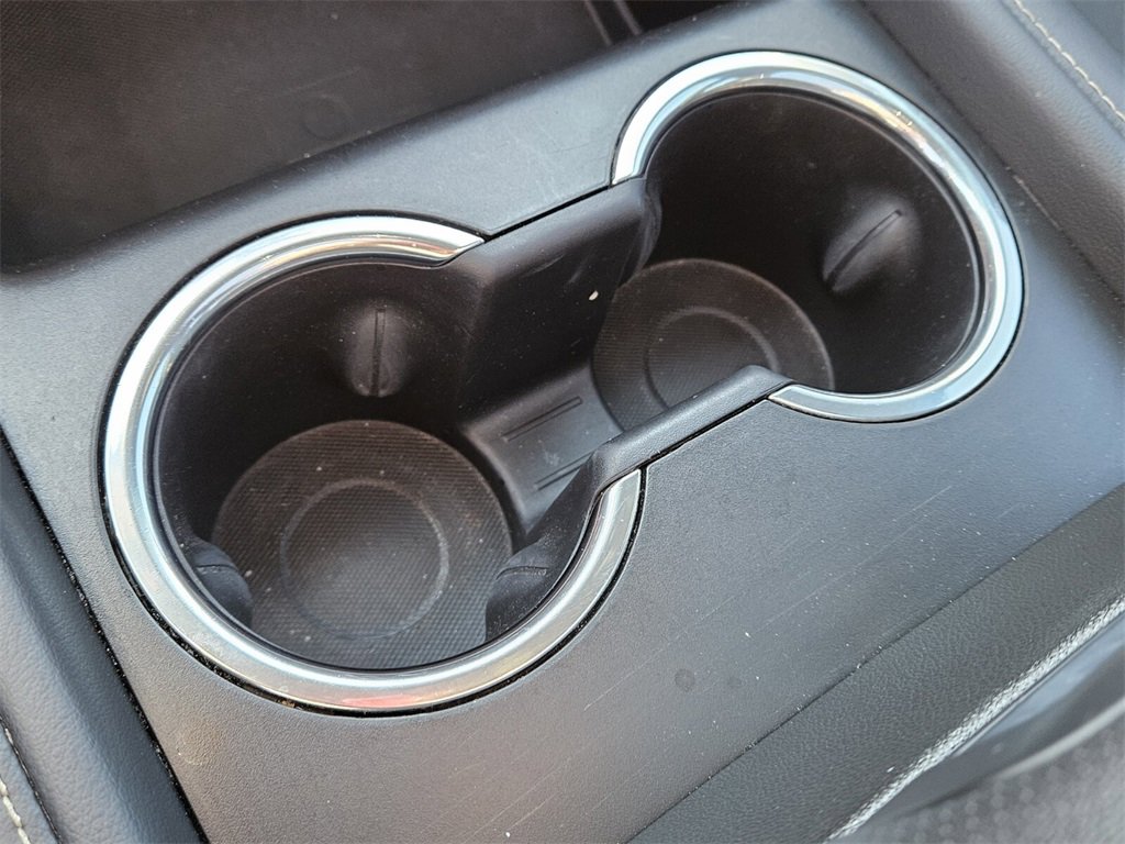 Used 2022 GMC Yukon SLT w/ SLT Premium Package image 23