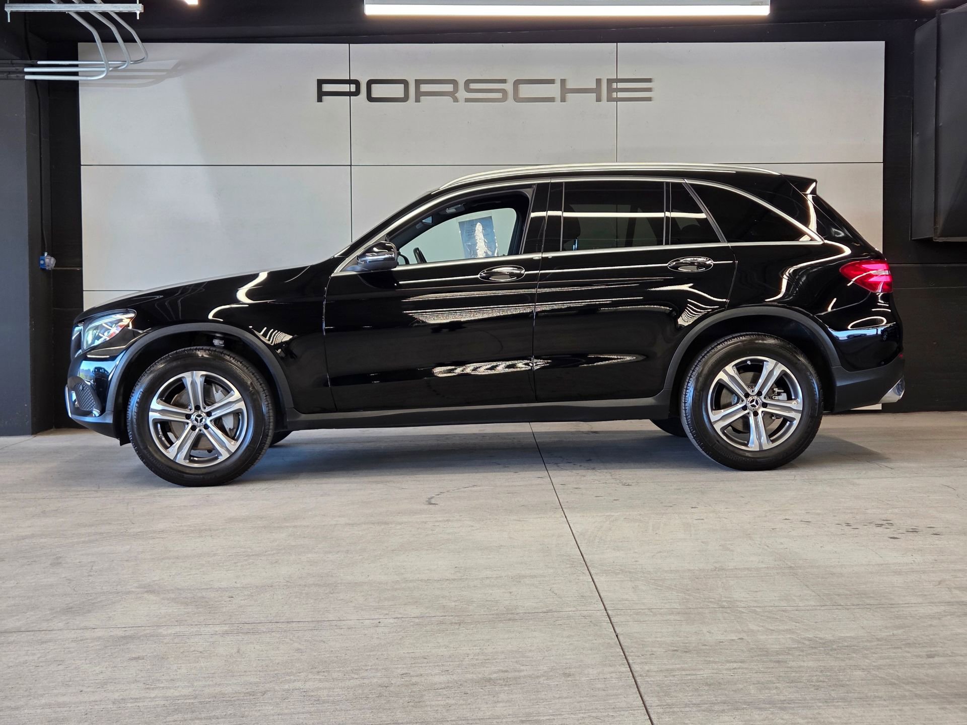 Used 2019 Mercedes-Benz GLC 300 GLC 300 image 2
