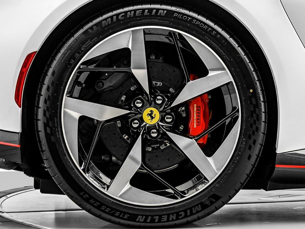 Certified 2025 Ferrari 12Cilindri image 38