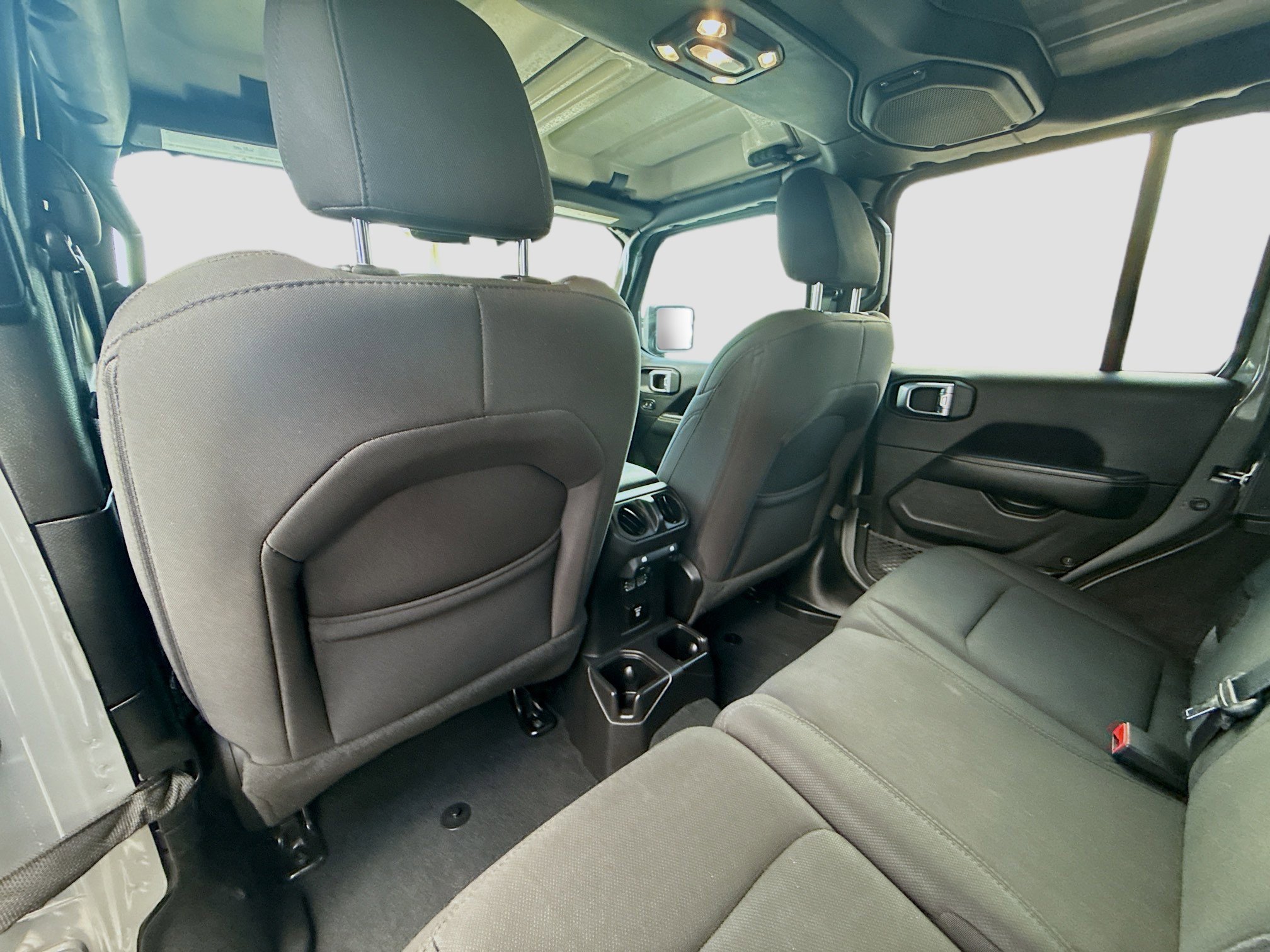 Used 2022 Jeep Wrangler Unlimited Sahara image 23