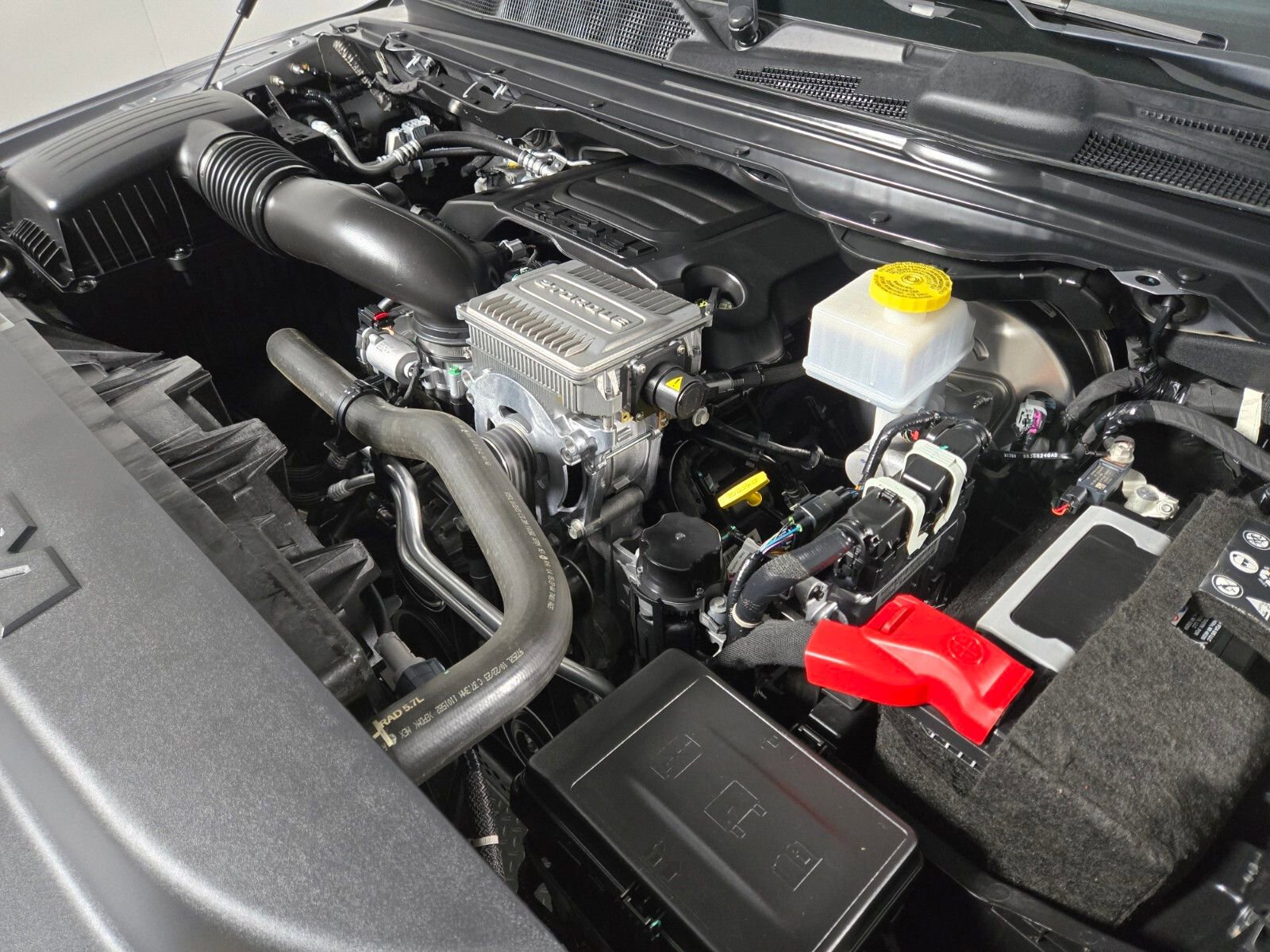 Used 2024 RAM 1500 Laramie image 19