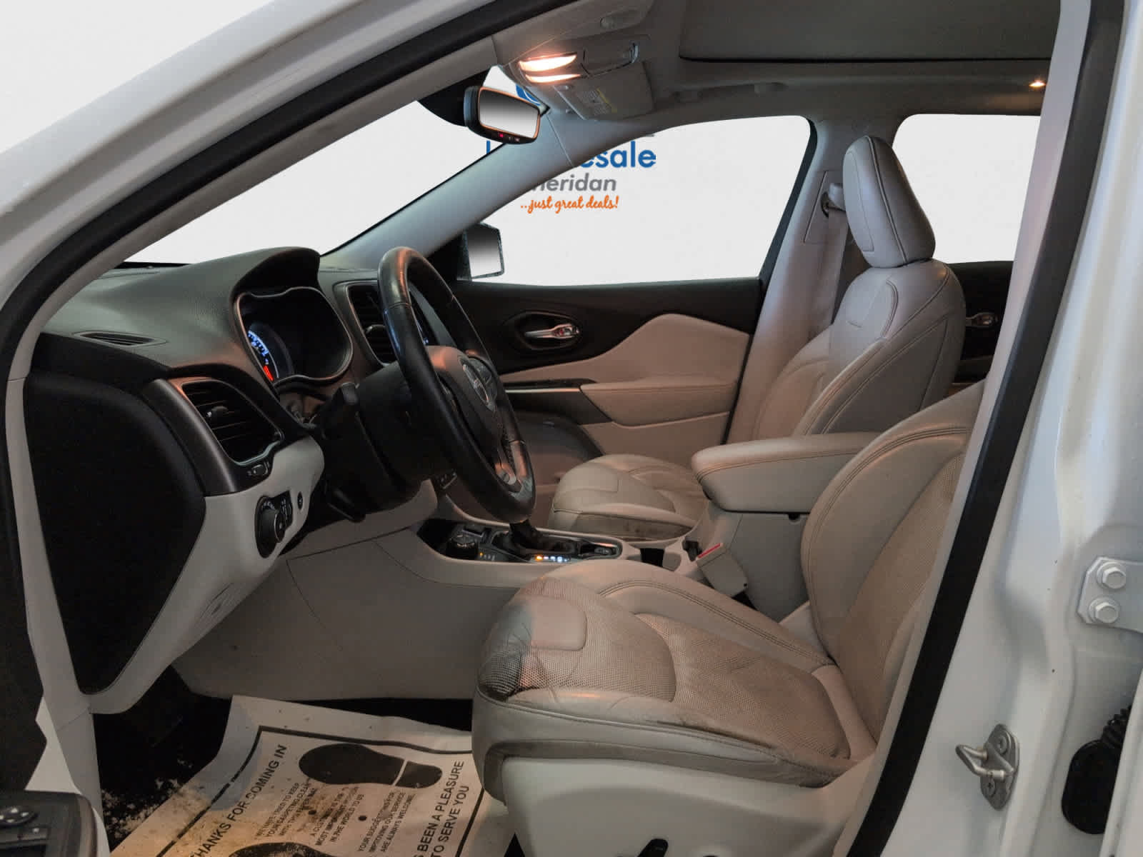 Used 2020 Jeep Cherokee Limited AWD/4WD image 10