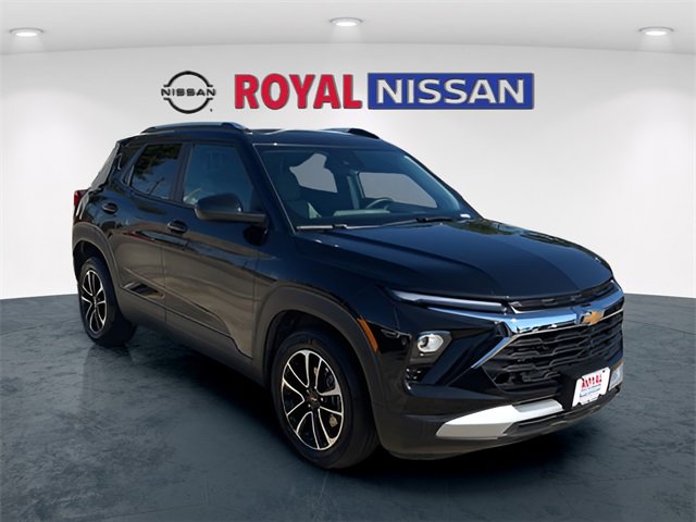 Used 2025 Chevrolet TrailBlazer LT image 1