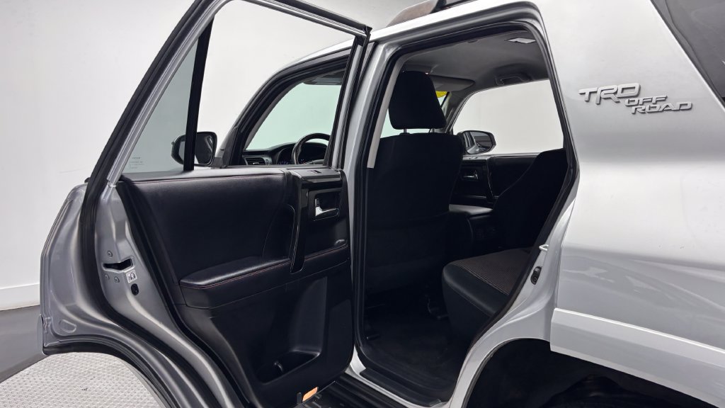 Used 2019 Toyota 4Runner TRD Off-Road AWD/4WD image 31