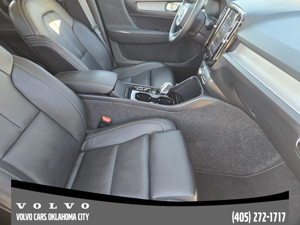 Certified 2025 Volvo XC40 B5 Plus image 13