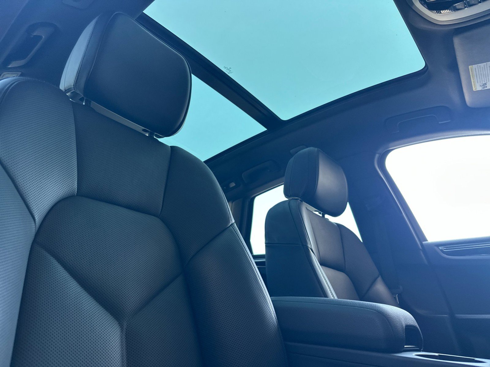 Certified 2025 Porsche Macan image 17