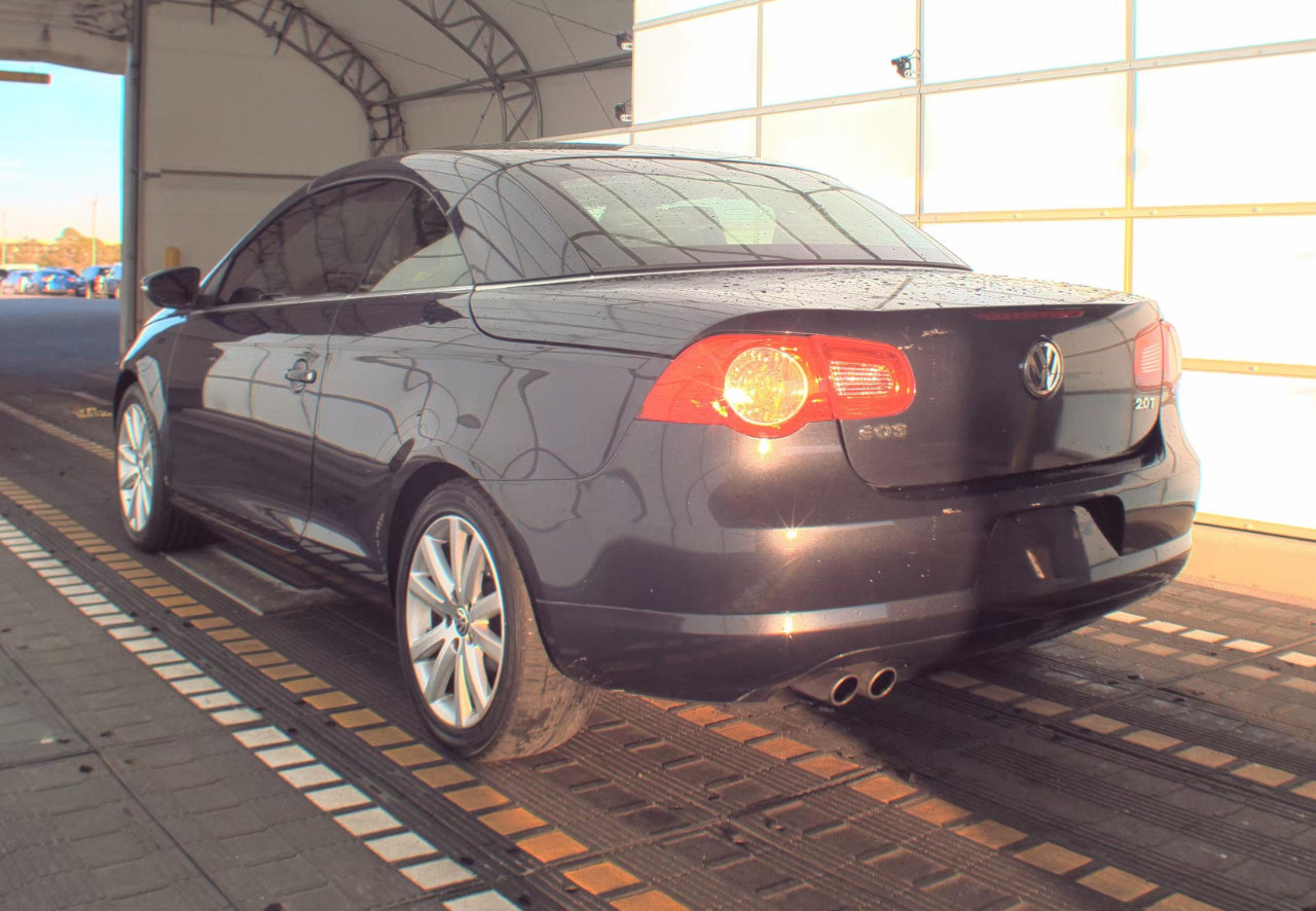 Used 2010 Volkswagen Eos Komfort image 2